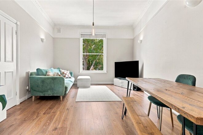 Cazenove Road, London, N16