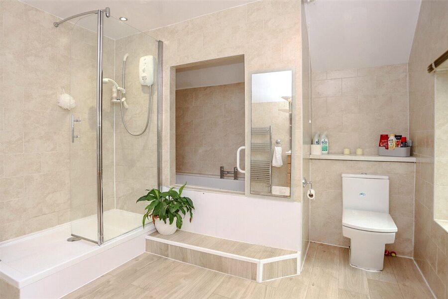Ensuite