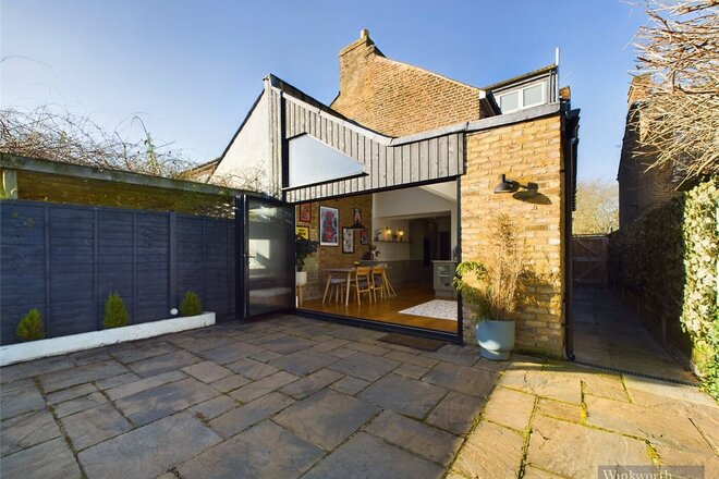 Hook Road, Chessington, KT9