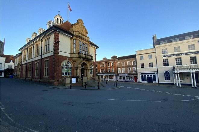 High Street, Wiltshire, SN8