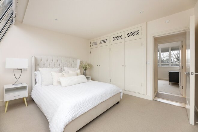 Deodar Road, London, SW15