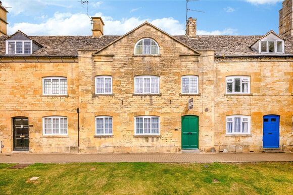Lower High Street, Gloucestershire, GL55