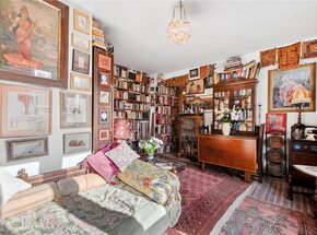 Weald Square, London, E5