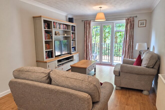 Hertswood Court, High Barnet, EN5