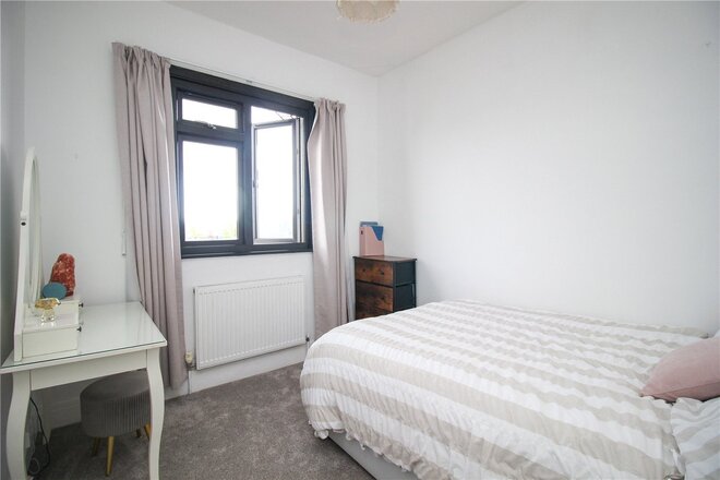 Kent View Avenue, Essex, SS9