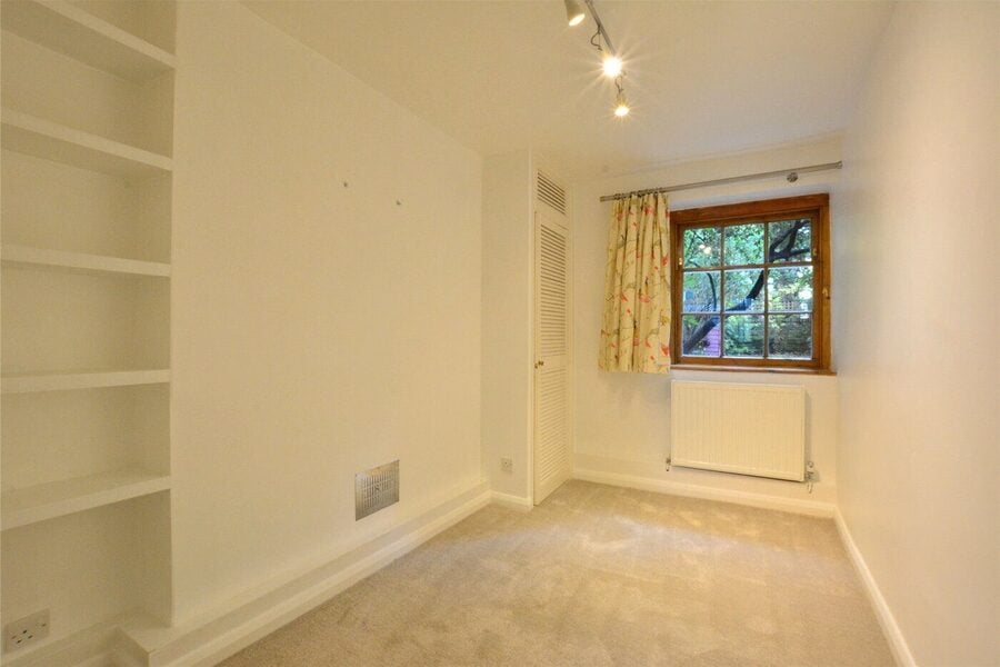 2nd Bedroom/Study