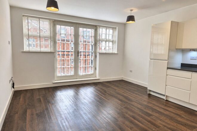 Collison Avenue, Barnet, EN5