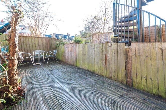 Fairbridge Road, London, N19