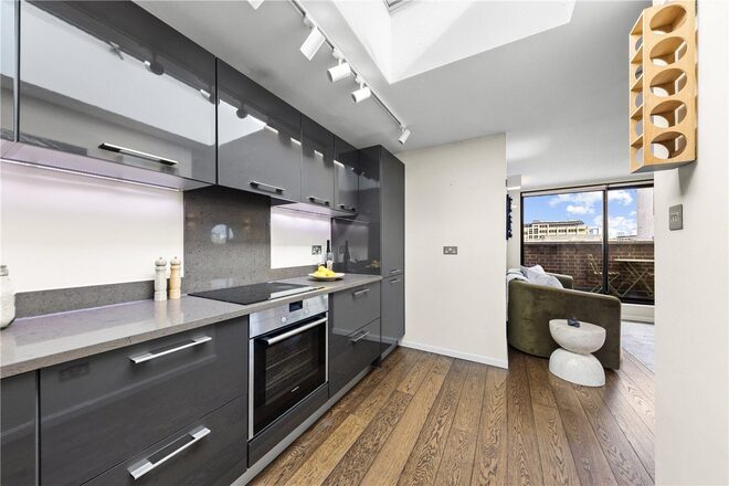 Regnum Apartments, London, E1