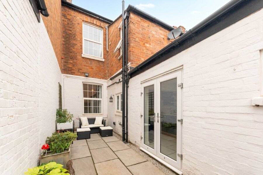 Garden To House
