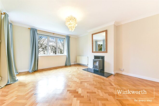 Thames Village, London, W4