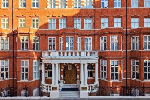 Hans Crescent, London, SW1X