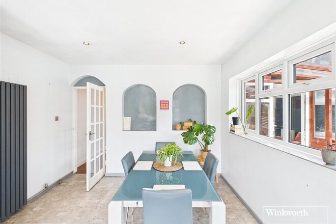 Highdown Avenue, Reading, RG4