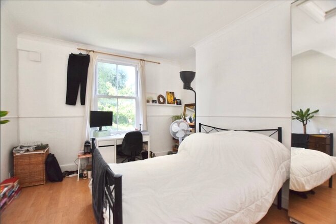 Lausanne Road, London, SE15