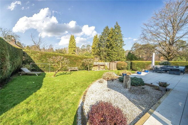 Ford Lane, Surrey, GU10