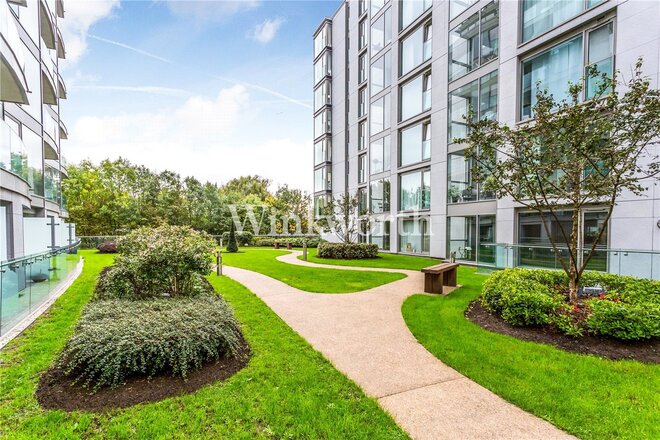 Merlin Heights, London, N17