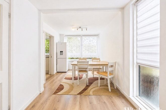 Deena Close, London, W3