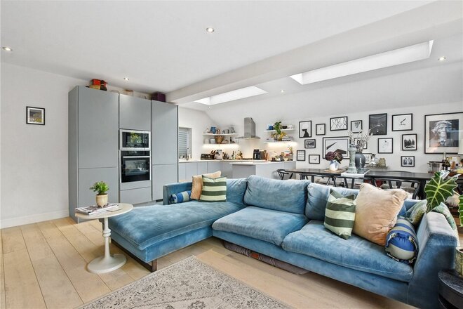 Leighton Gardens, London, NW10
