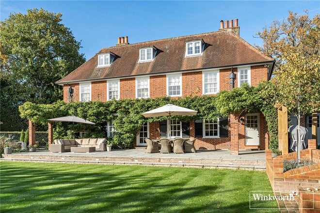 Barley Mow Road, Englefield Green, TW20