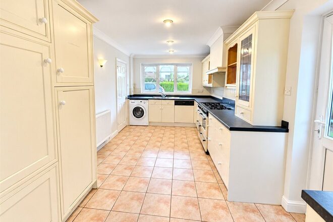 Holmsdale Close, Essex, SS0