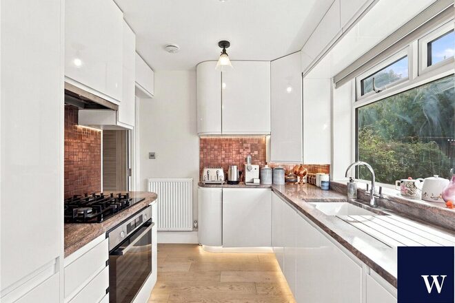 Woodberry Gardens, North Finchley, N12