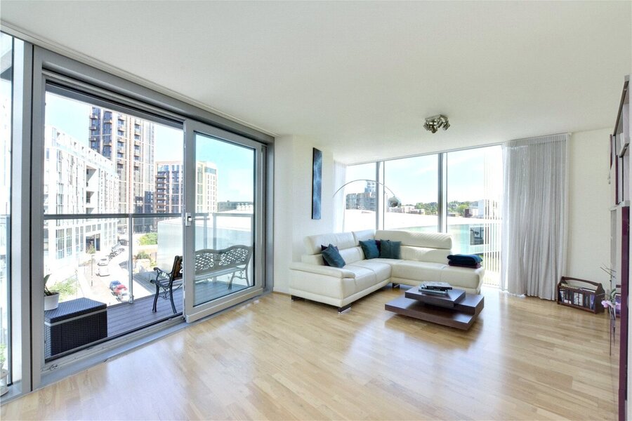 Lounge/Balcony