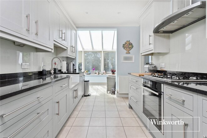 Claremont Park, Finchley, N3