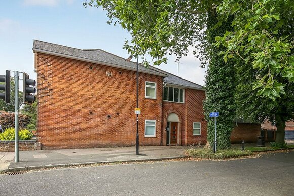 Park Avenue, Hampshire, SO23