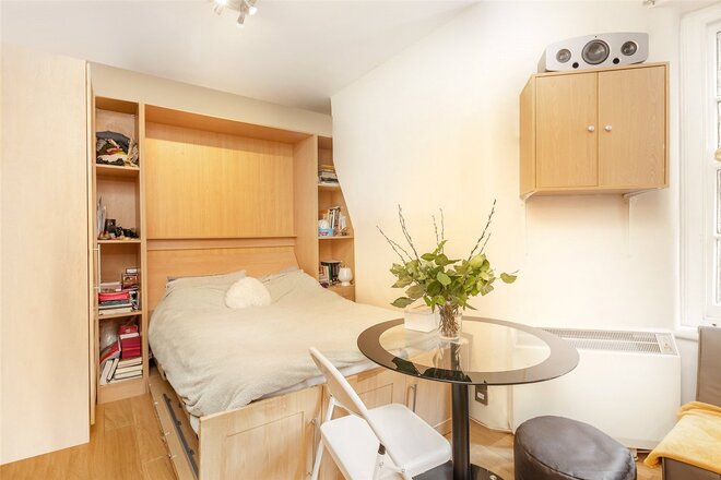 Hunter Street, London, WC1N