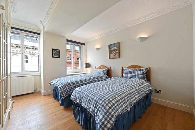 Henrietta Street, London, WC2E