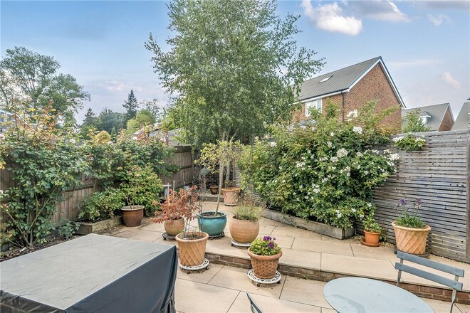 Cascade Way, Surrey, GU9