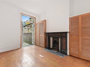 Bloemfontein Avenue, London, W12
