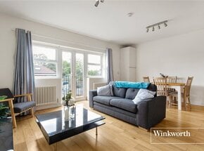 High Road, London, N12