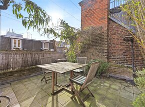 New Row, London, WC2N