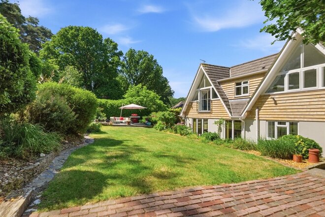 Lonnen Road, Wimborne, BH21