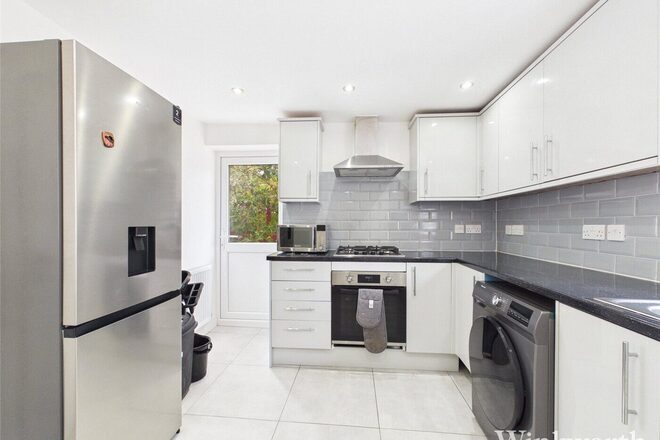 Coldershaw Road, London, W13