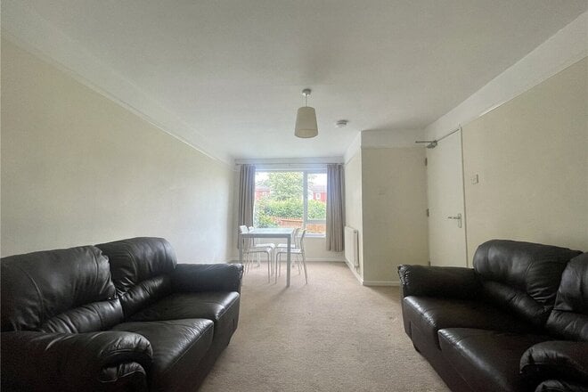 The Chantrys, Surrey, GU9