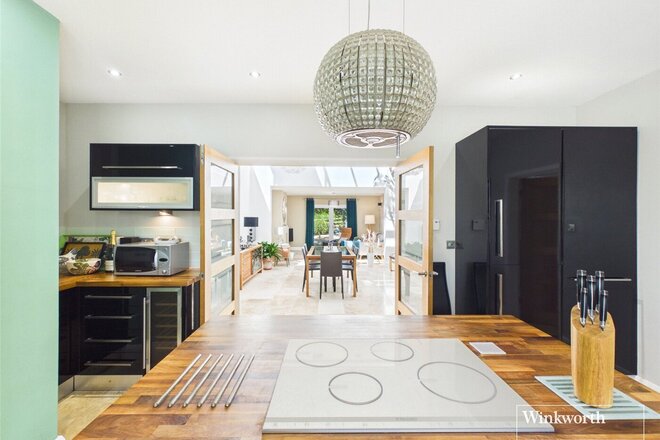 Newbury Road, Thatcham, RG19