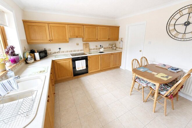 Mandalay Drive, Lincolnshire, PE10