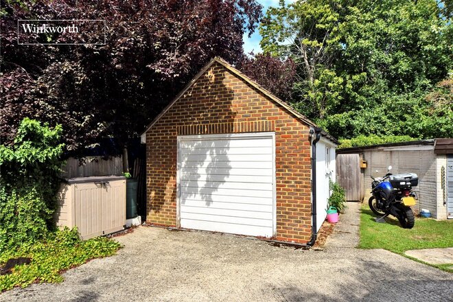 Sandringham Road, Worcester Park, KT4