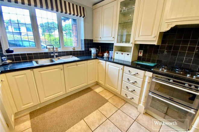 Island View Avenue, Dorset, BH23