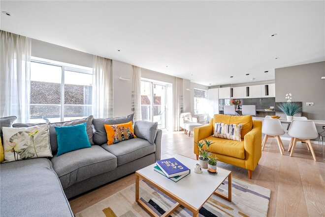 Ailesbury Court, Marlborough, SN8
