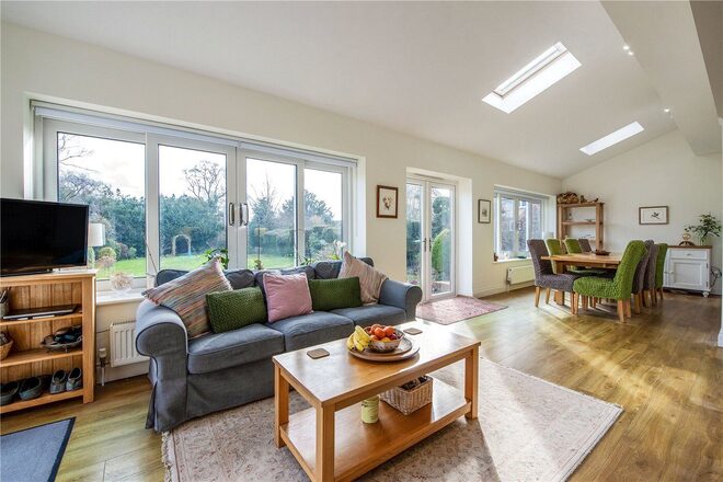 Harestock Road, Hampshire, SO22