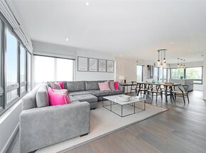 Dee Road, Richmond, TW9
