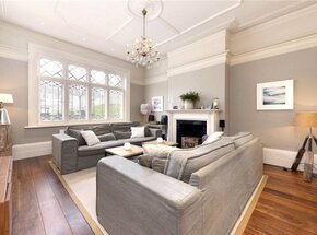 Daylesford Avenue, London, SW15