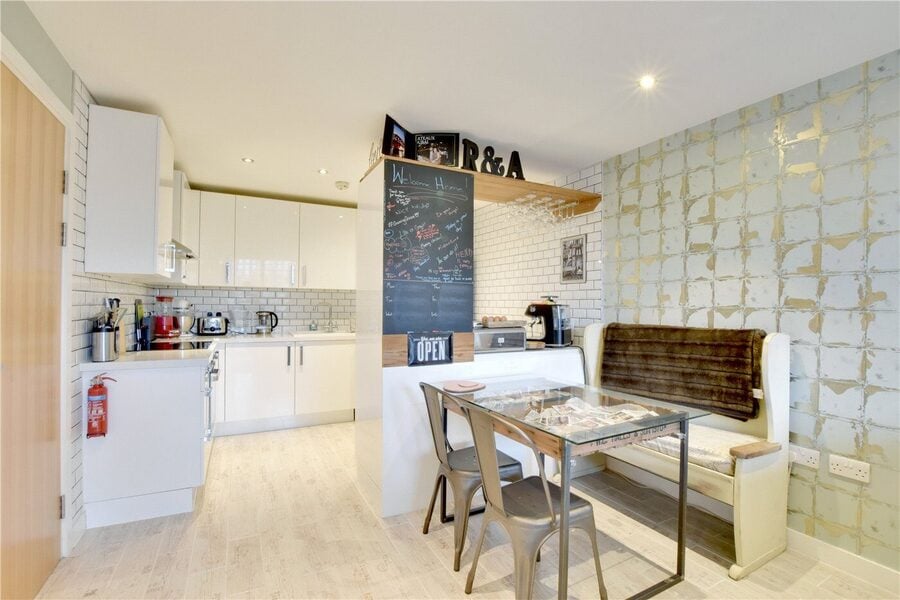 Kitchen/Dining Area