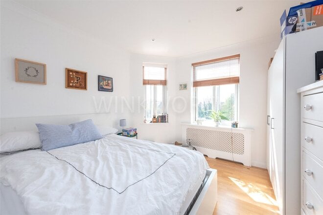 Bathurst Gardens, London, NW10