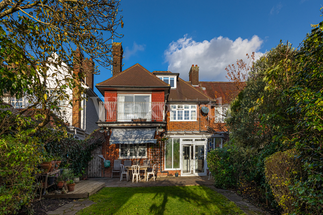 The Ridgeway, London, NW11
