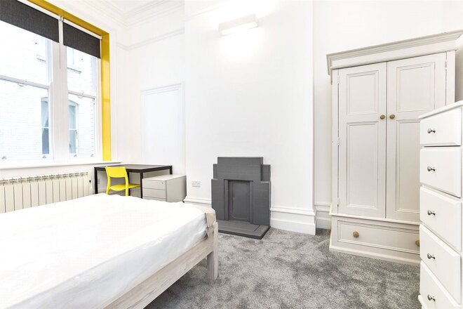Bedford Avenue, London, WC1B