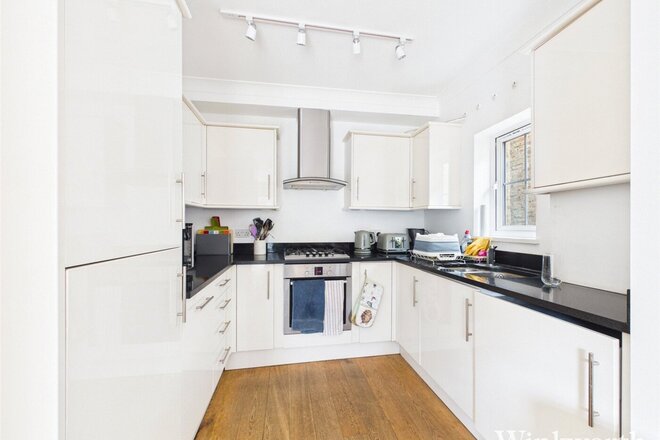 Livens Court, Ealing, W13